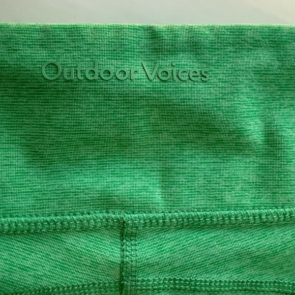Outdoor Voices Green Warmup Bike Shorts 5” Women’s Medium - Picture 5 of 7